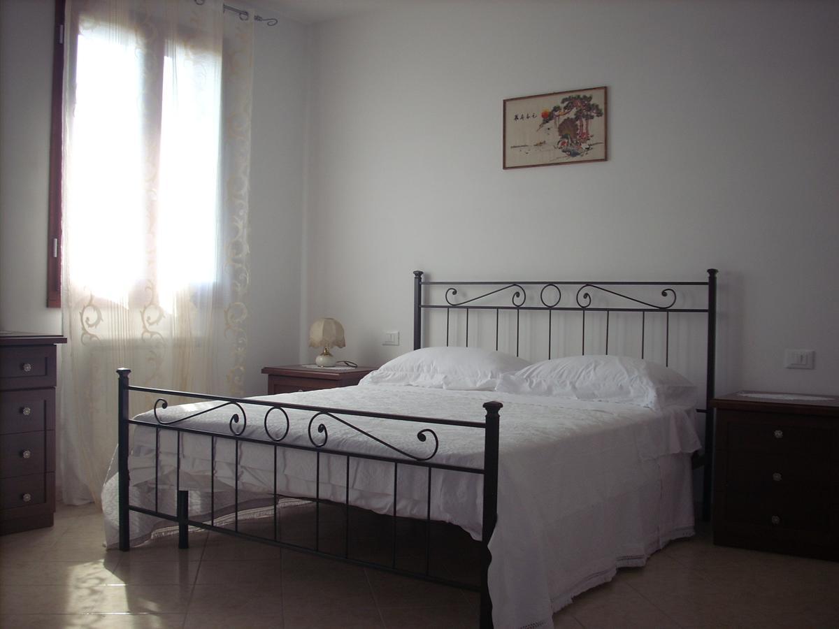 B&B Da Toni Taglio Di Po Exterior photo
